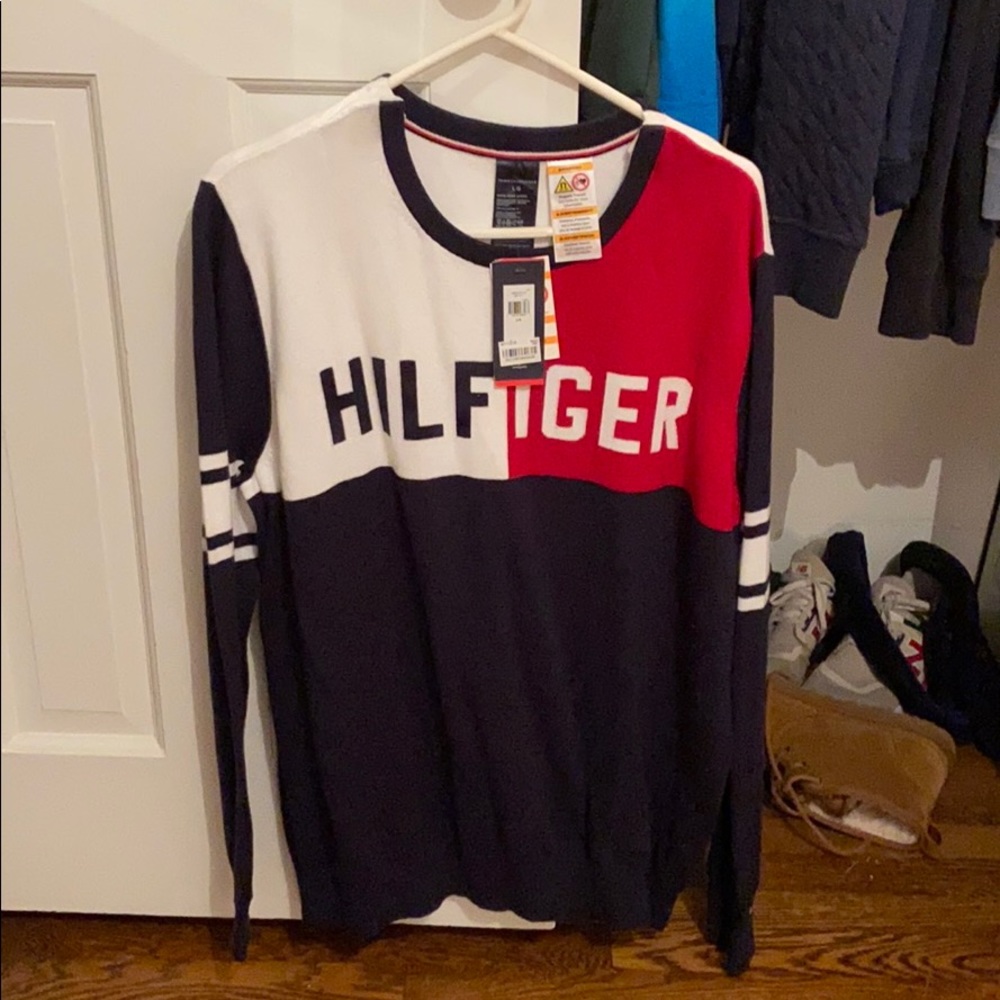 (unisex) TOMMY HILFIGER VINTAGE INSPIRED SWEATER✨